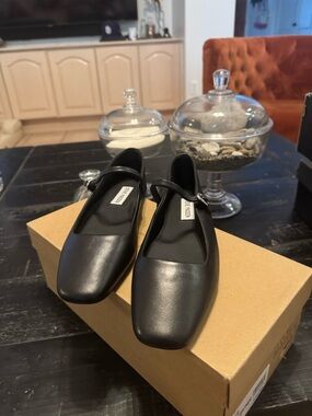 Steve Madden Black Mary Jane Flats with Square Toe